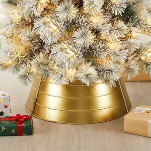 Glitzhome 22 in. D Christmas Painted Gold Metal Tree Collar (KD)
